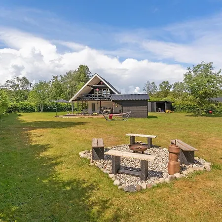 Nyaraló Edith - 1km From The Sea By Interhome Hals