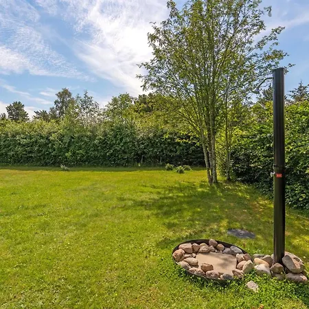 Nyaraló Edith - 1km From The Sea By Interhome Hals