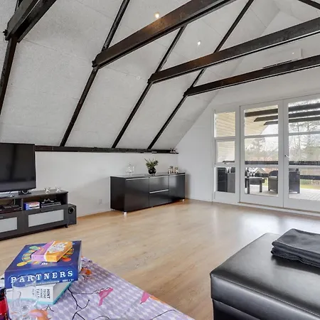 Nyaraló Edith - 1km From The Sea By Interhome Hals