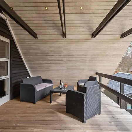 Edith - 1km From The Sea By Interhome Hals